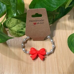 ✨Kids’ Pearl & Silver Stretchy Beaded Bracelet | Handmade | Silicone Bow Accent🎀